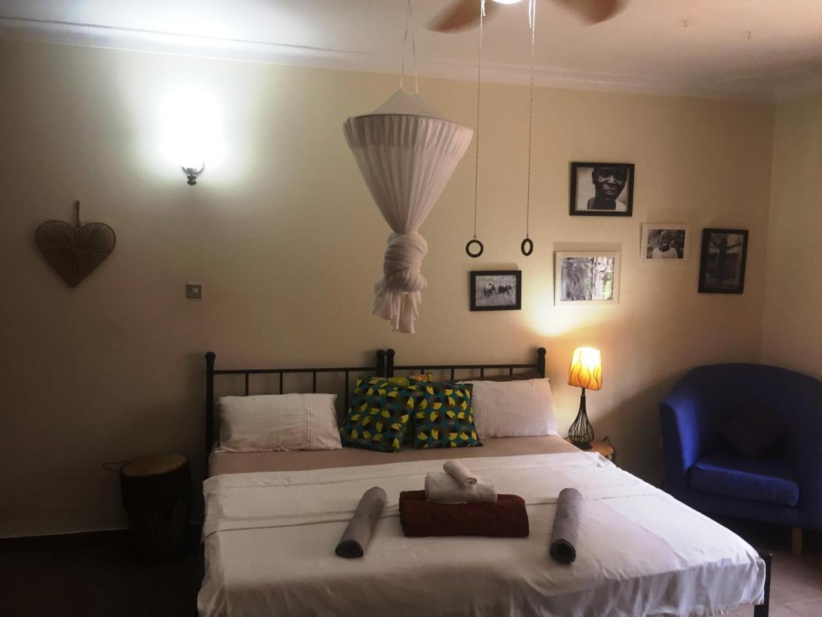 Carpe Diem Guesthouse Entebbe Extérieur photo