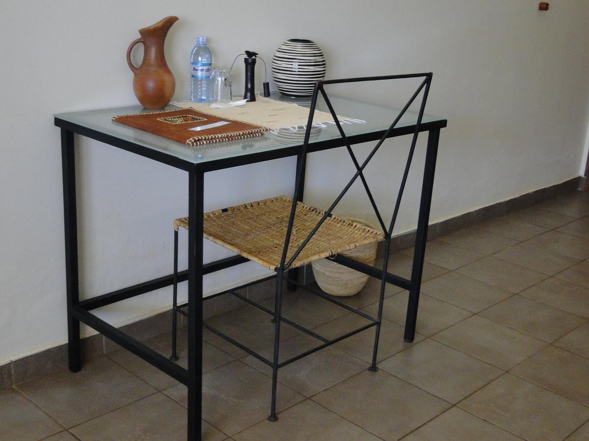 Carpe Diem Guesthouse Entebbe Extérieur photo